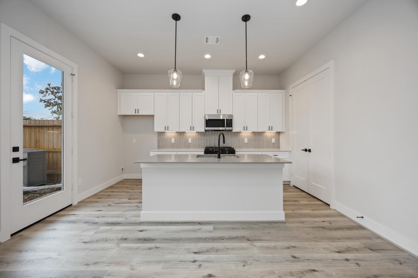 6111 De Campo St